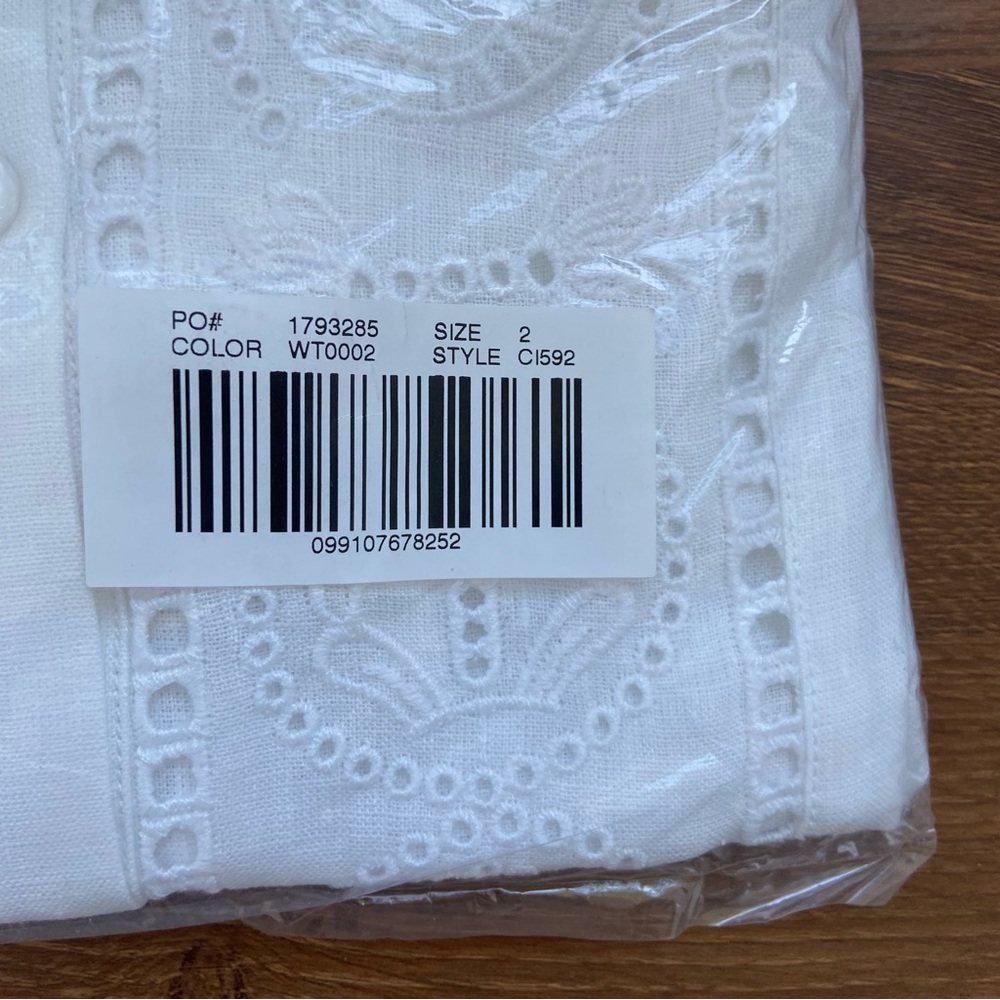 šJ. Crew Linen Shirt GarƧon classic shirt in eyelet linen Size 2 Cl592 2025 NWT - Picture 10 of 11